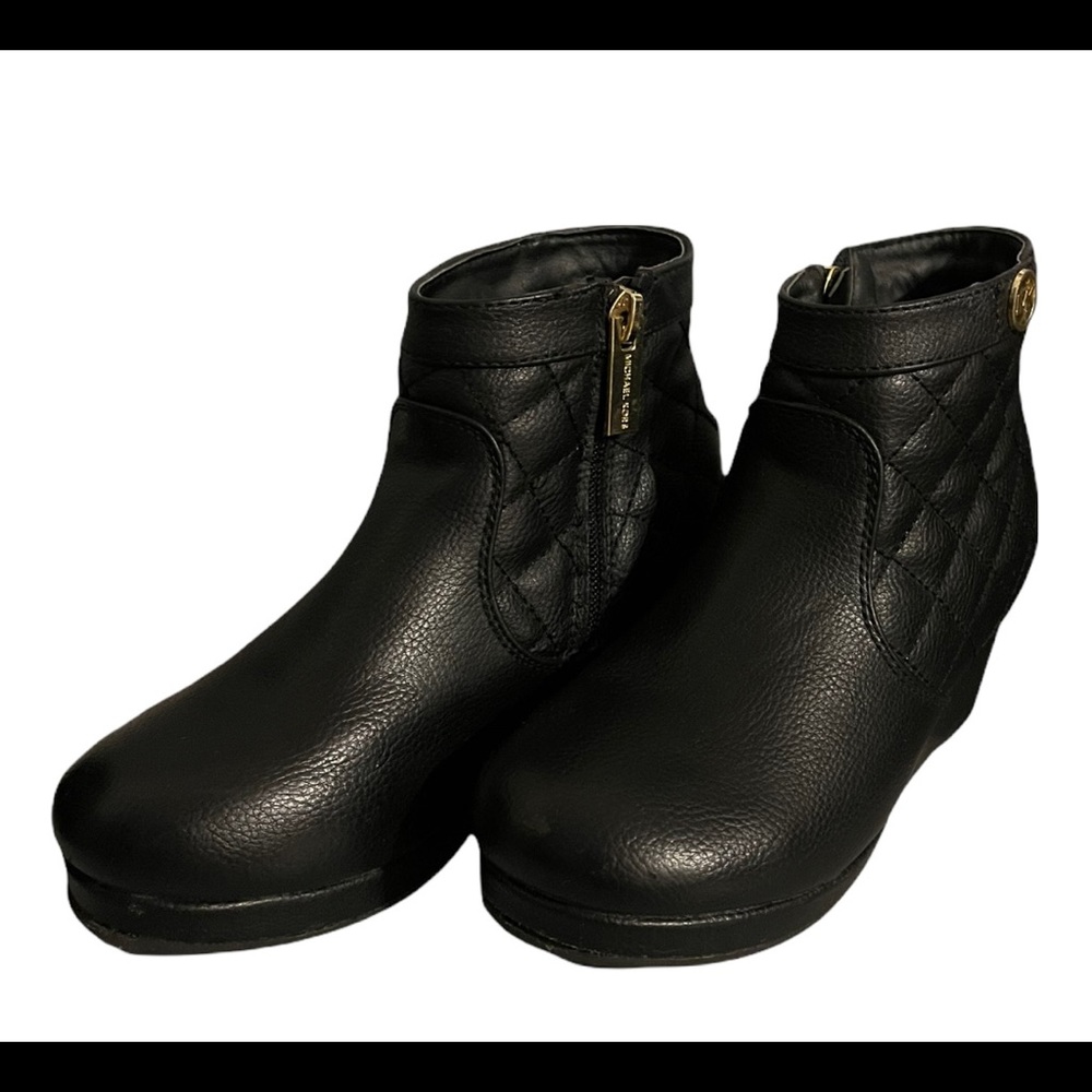 MK kids boots size 1